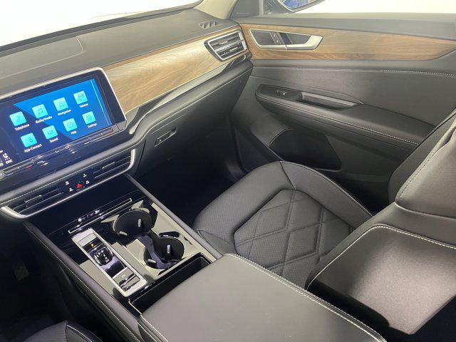 used 2025 Volkswagen Atlas car, priced at $40,998