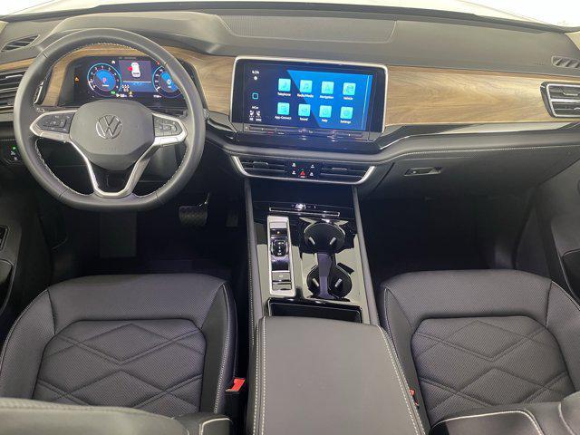 used 2025 Volkswagen Atlas car, priced at $40,998