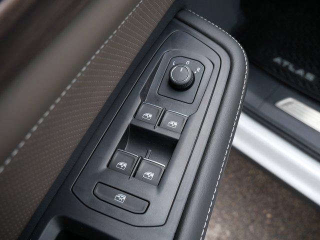 new 2025 Volkswagen Atlas car, priced at $48,211