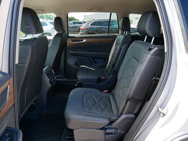 new 2025 Volkswagen Atlas car, priced at $40,600