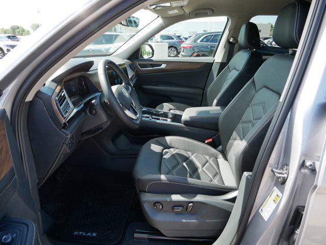 new 2025 Volkswagen Atlas car, priced at $40,600