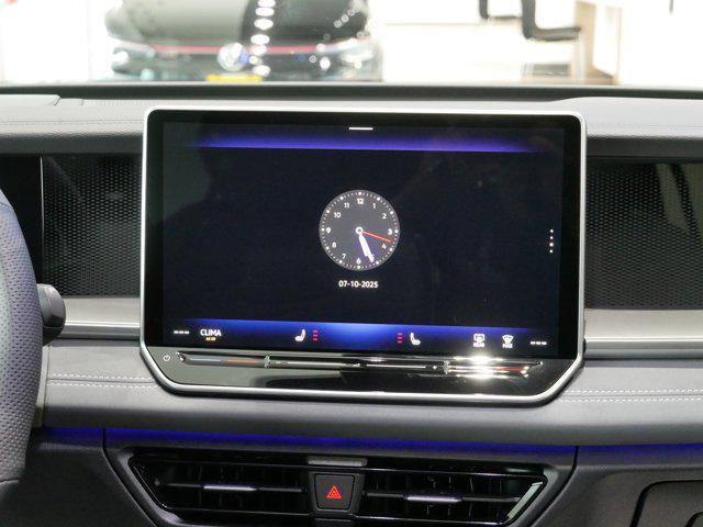 new 2025 Volkswagen Tiguan car, priced at $36,876