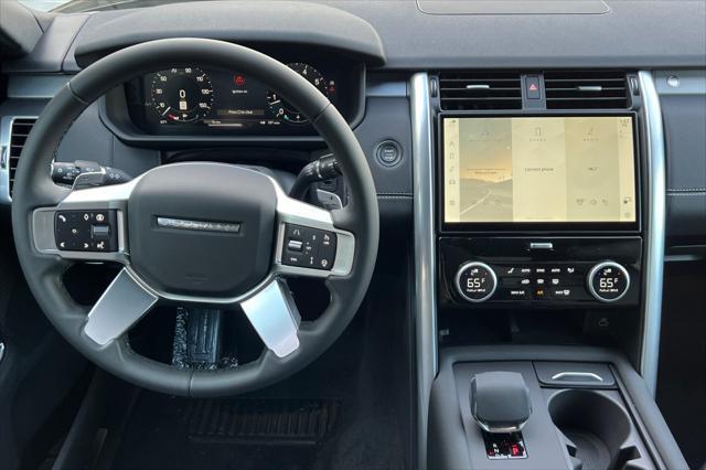 new 2025 Land Rover Discovery car, priced at $78,918