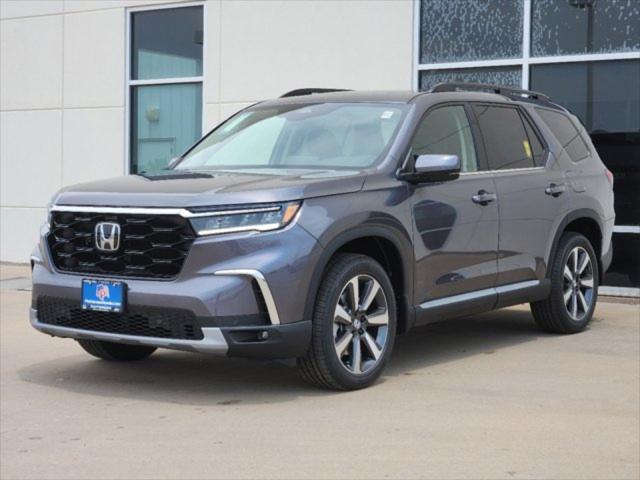 new 2025 Honda Pilot car, priced at $50,695