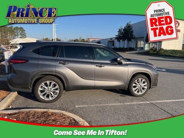 used 2022 Toyota Highlander car, priced at $37,825