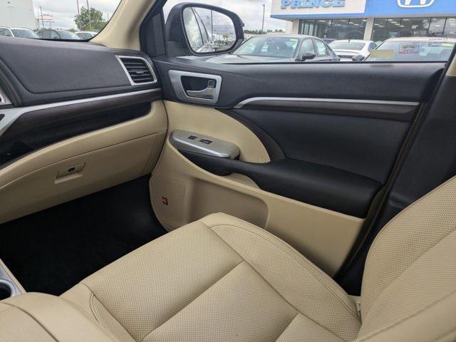 used 2015 Toyota Highlander car, priced at $22,838