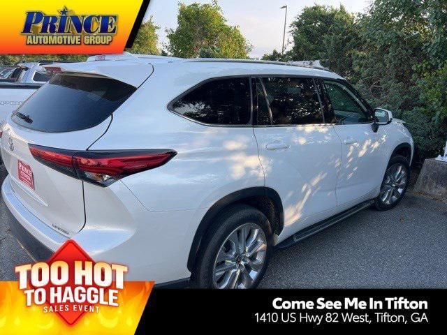 used 2023 Toyota Highlander car, priced at $39,923