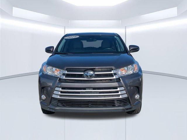 used 2019 Toyota Highlander car, priced at $22,831