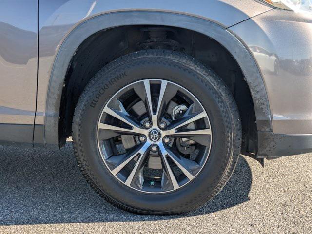 used 2019 Toyota Highlander car, priced at $22,831