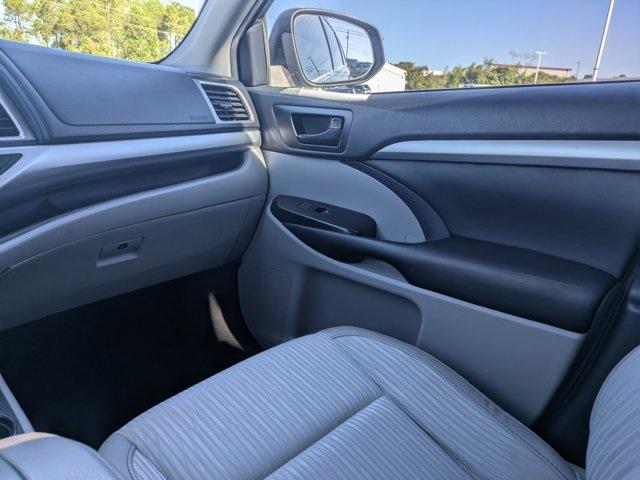 used 2019 Toyota Highlander car, priced at $22,831
