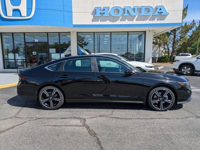 new 2025 Honda Accord Hybrid car