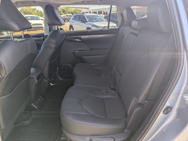 used 2021 Toyota Highlander car, priced at $35,981