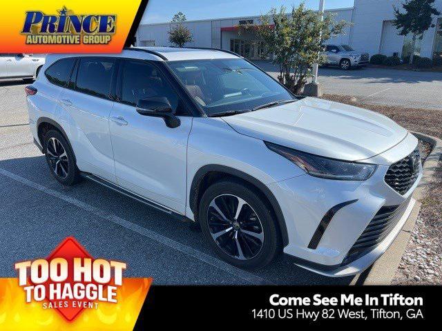 used 2022 Toyota Highlander car, priced at $34,877