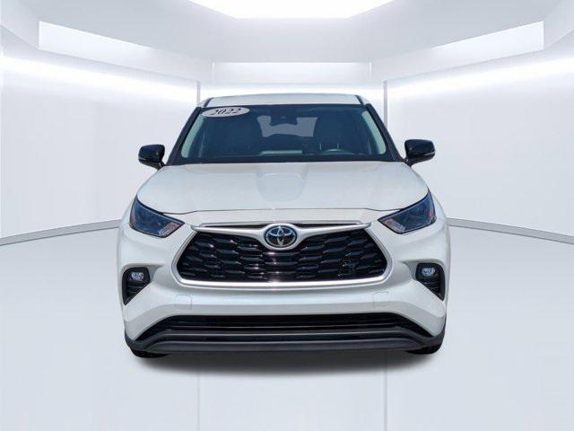 used 2022 Toyota Highlander car, priced at $28,987