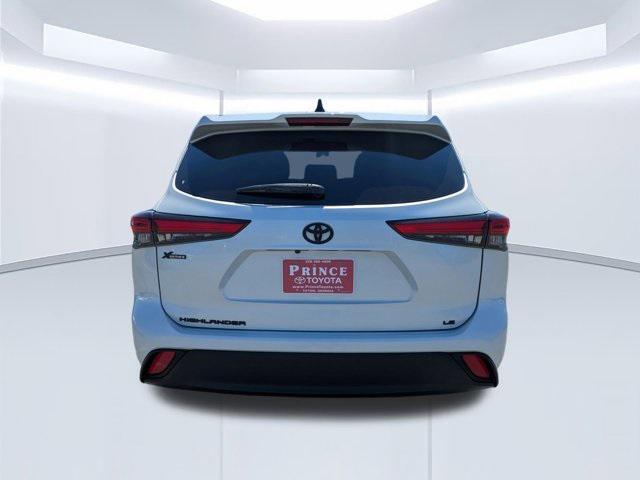 used 2022 Toyota Highlander car, priced at $28,987