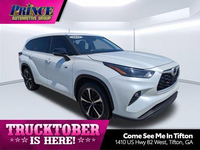 used 2022 Toyota Highlander car, priced at $28,987