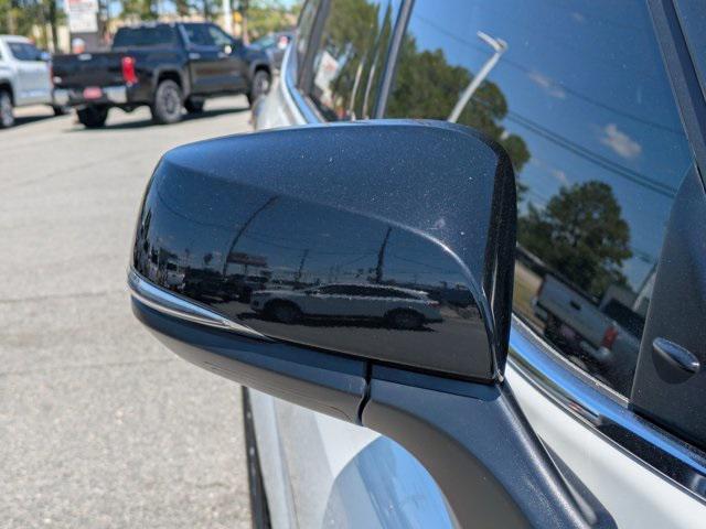 used 2022 Toyota Highlander car, priced at $28,987
