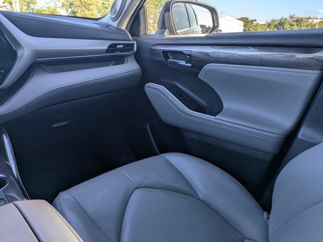 used 2022 Toyota Highlander car, priced at $37,896