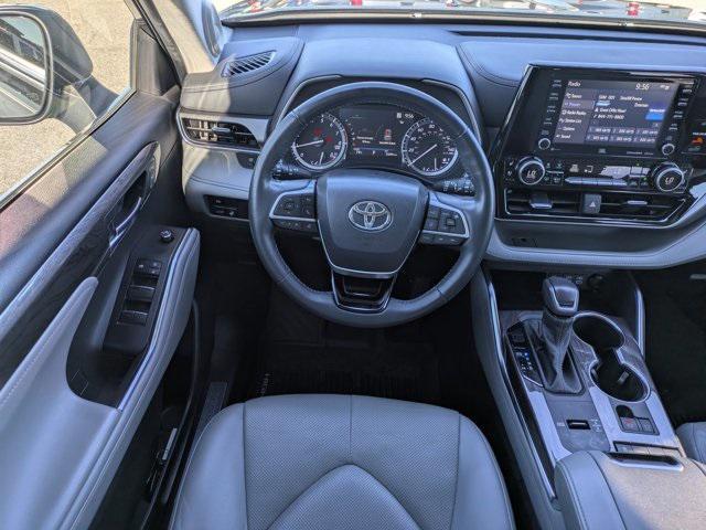 used 2022 Toyota Highlander car, priced at $37,896