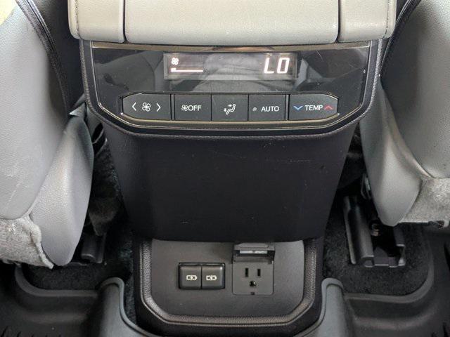 used 2022 Toyota Highlander car, priced at $37,896