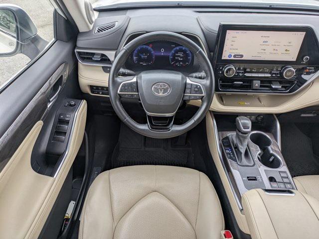 used 2023 Toyota Highlander car, priced at $38,588
