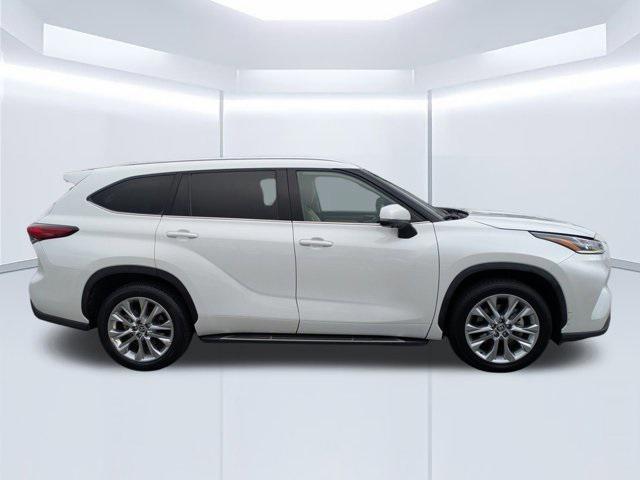 used 2023 Toyota Highlander car, priced at $38,588