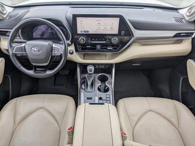 used 2023 Toyota Highlander car, priced at $38,588