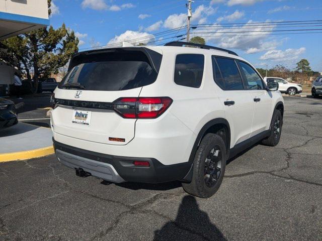 new 2025 Honda Pilot car, priced at $51,250