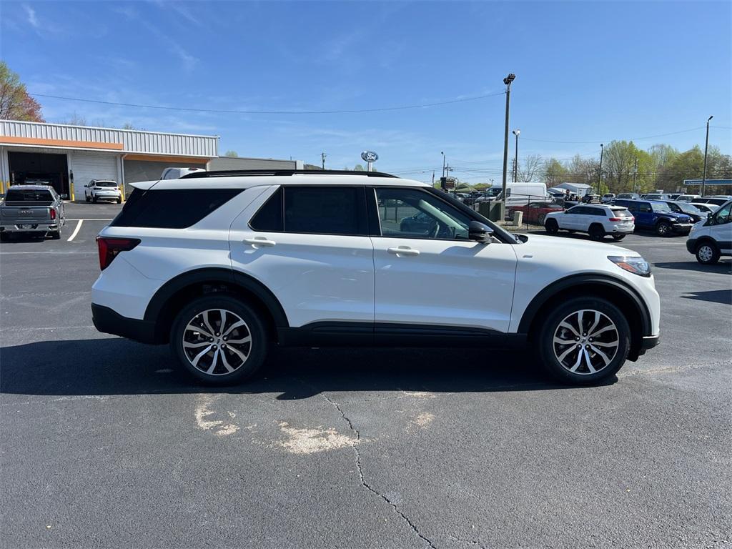 new 2025 Ford Explorer car, priced at $44,327