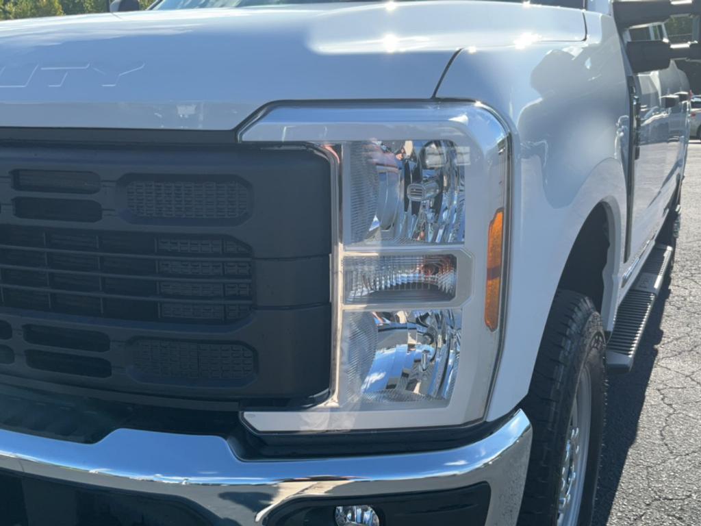 new 2024 Ford F-350 car, priced at $61,975