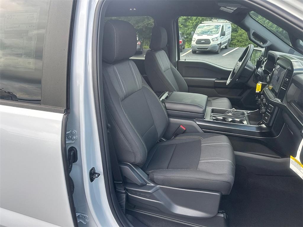 new 2025 Ford F-150 car, priced at $49,370