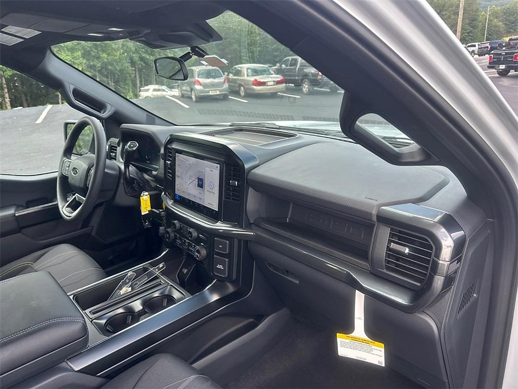 new 2025 Ford F-150 car, priced at $49,370