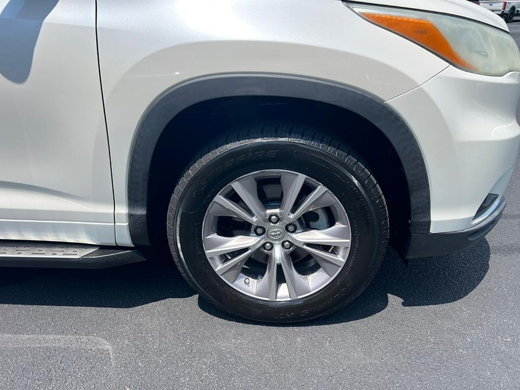 used 2014 Toyota Highlander car, priced at $16,618
