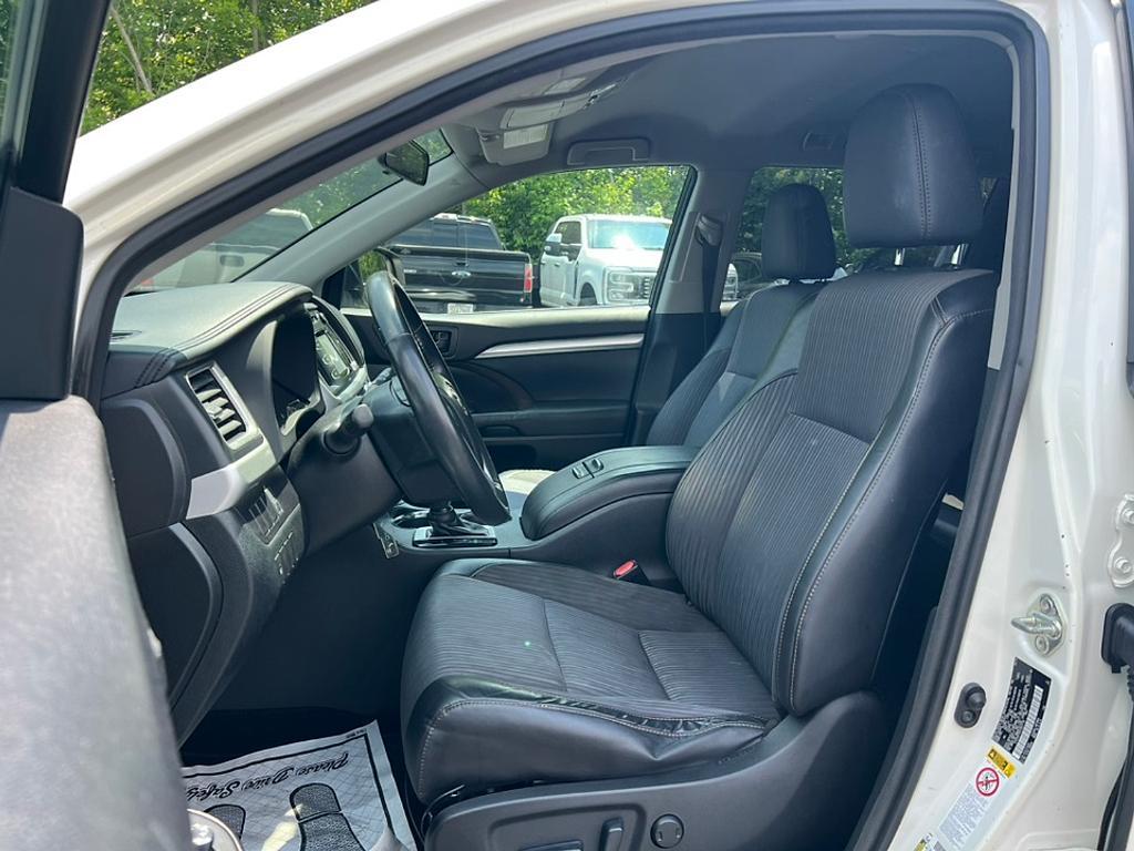 used 2014 Toyota Highlander car, priced at $16,618