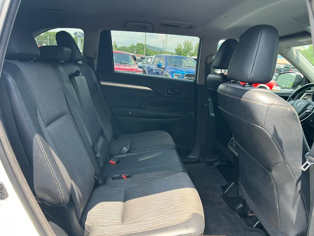 used 2014 Toyota Highlander car, priced at $16,618