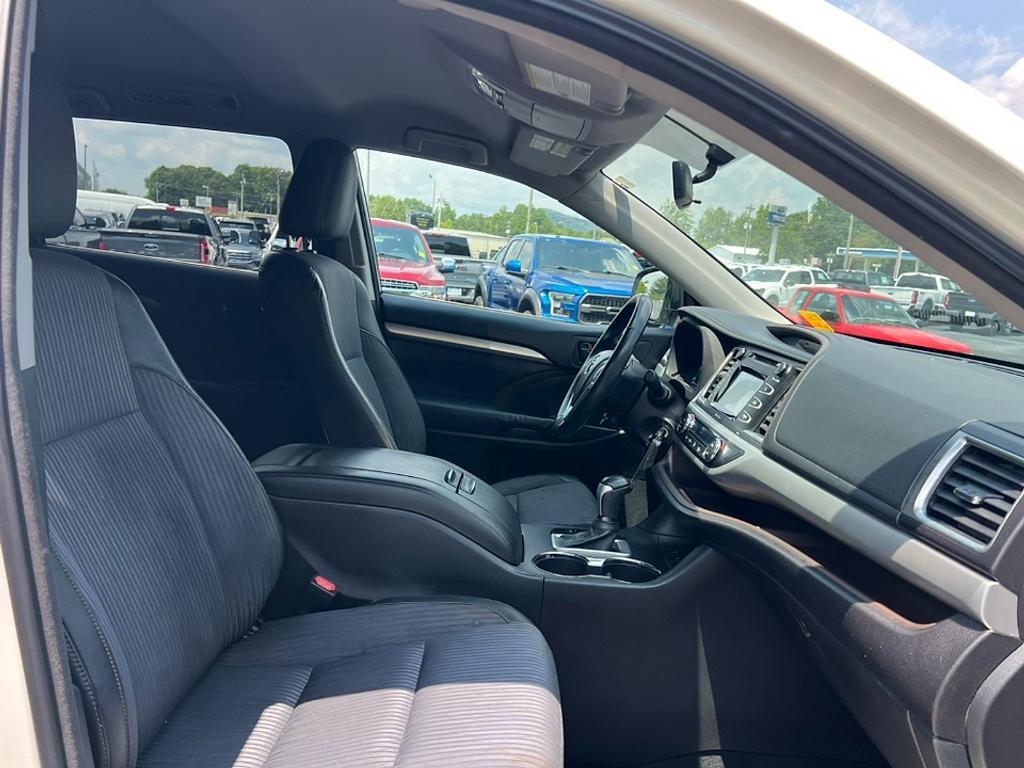 used 2014 Toyota Highlander car, priced at $16,618