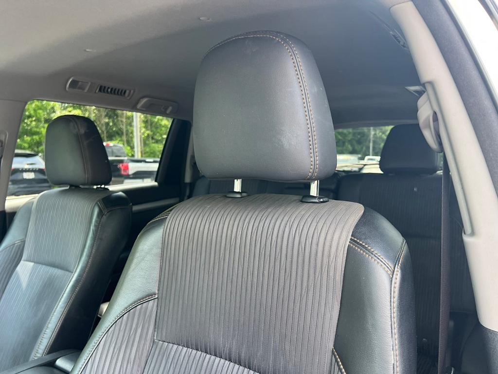 used 2014 Toyota Highlander car, priced at $16,618