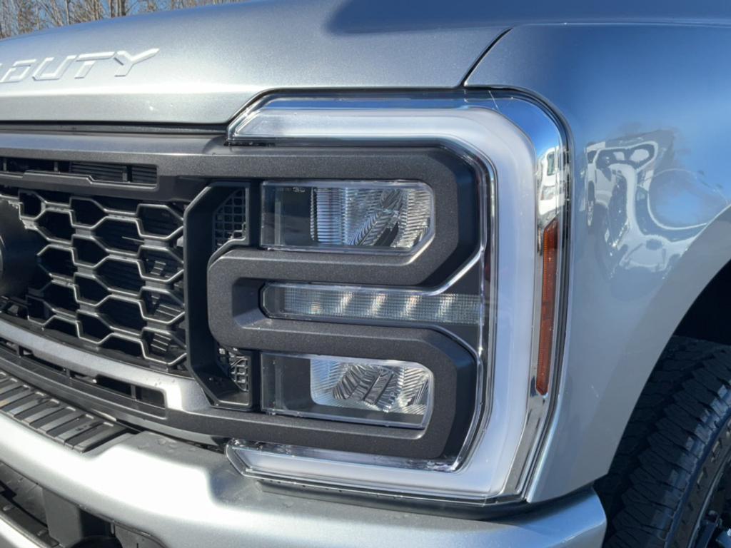 new 2024 Ford F-250 car, priced at $65,165