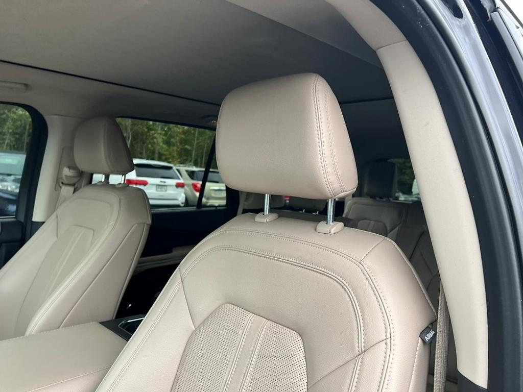 used 2024 Ford Expedition car, priced at $49,158