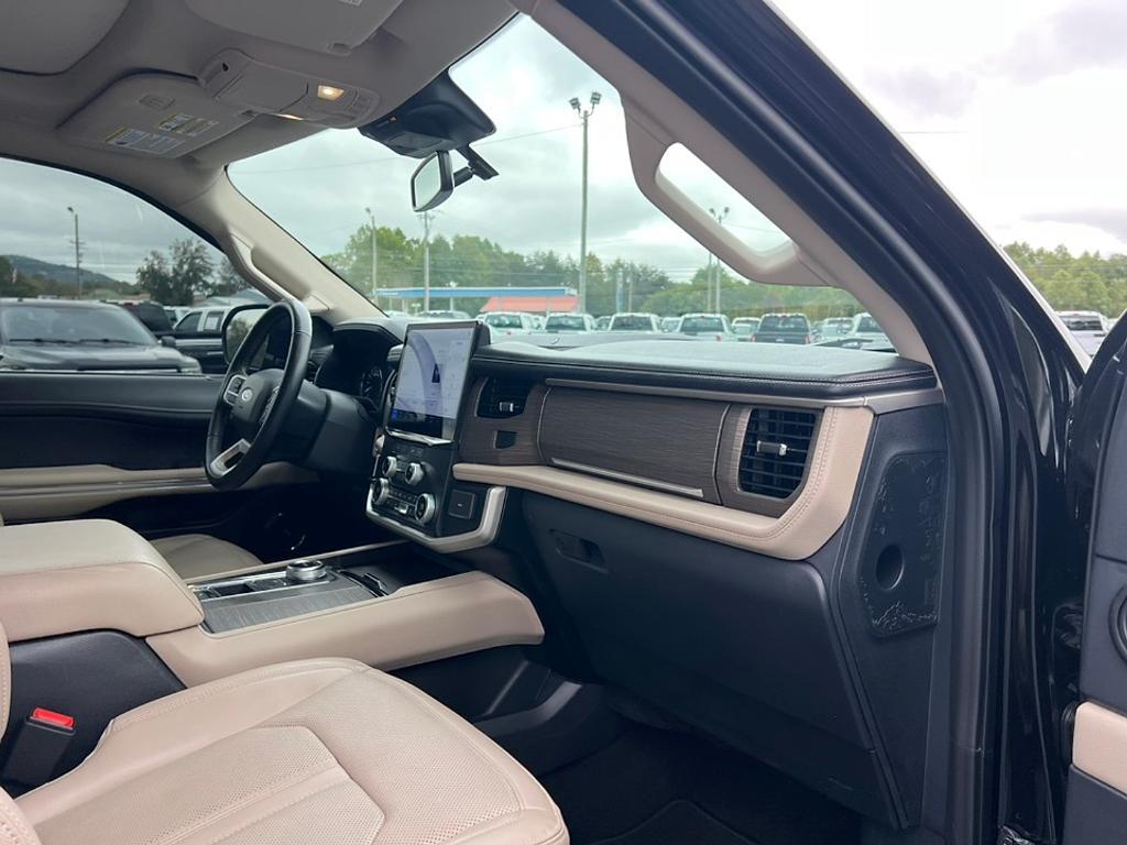used 2024 Ford Expedition car, priced at $49,158