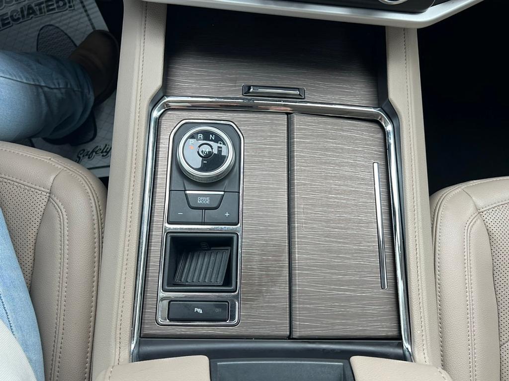 used 2024 Ford Expedition car, priced at $49,158