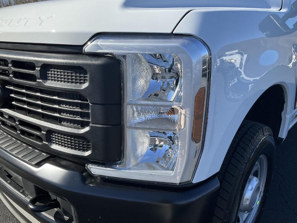 new 2024 Ford F-350 car, priced at $61,195