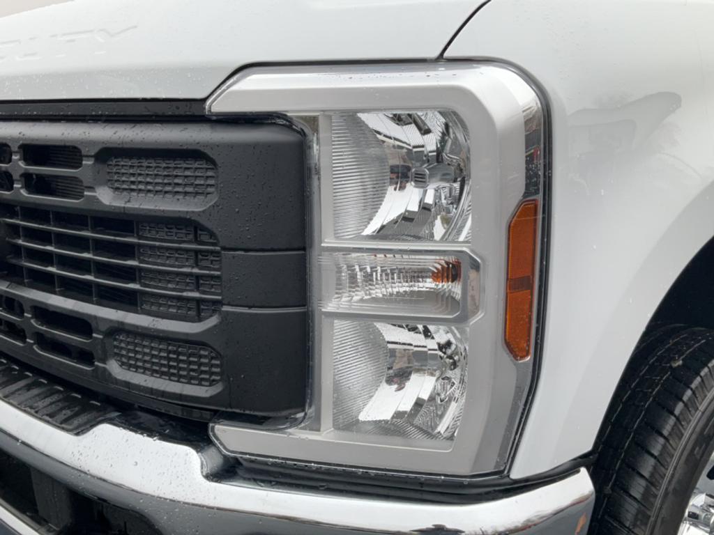 new 2024 Ford F-350 car, priced at $49,855