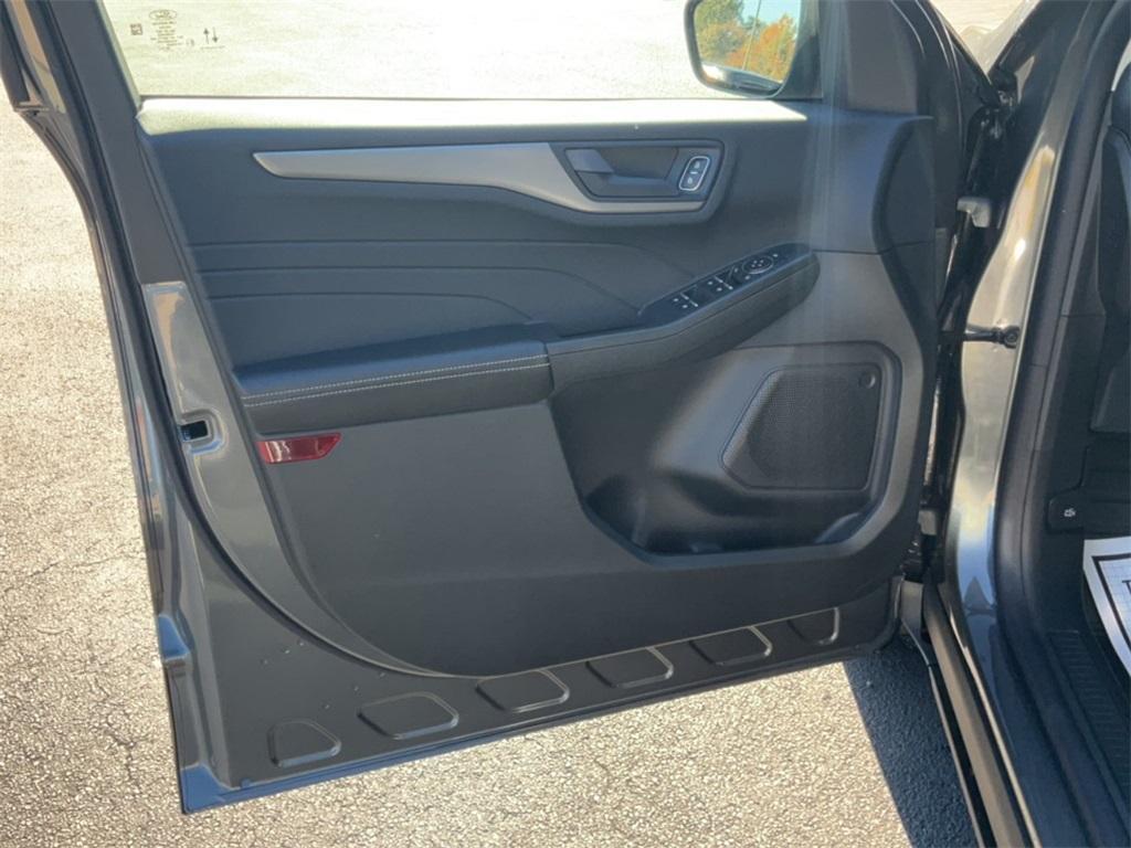 new 2025 Ford Escape car, priced at $29,352