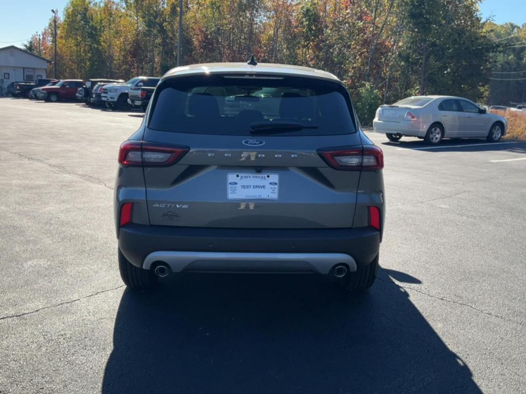 new 2025 Ford Escape car, priced at $31,455