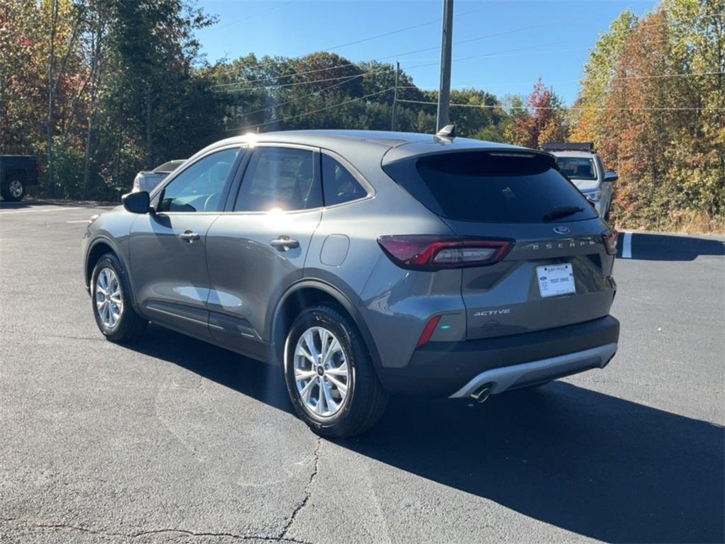 new 2025 Ford Escape car, priced at $29,352