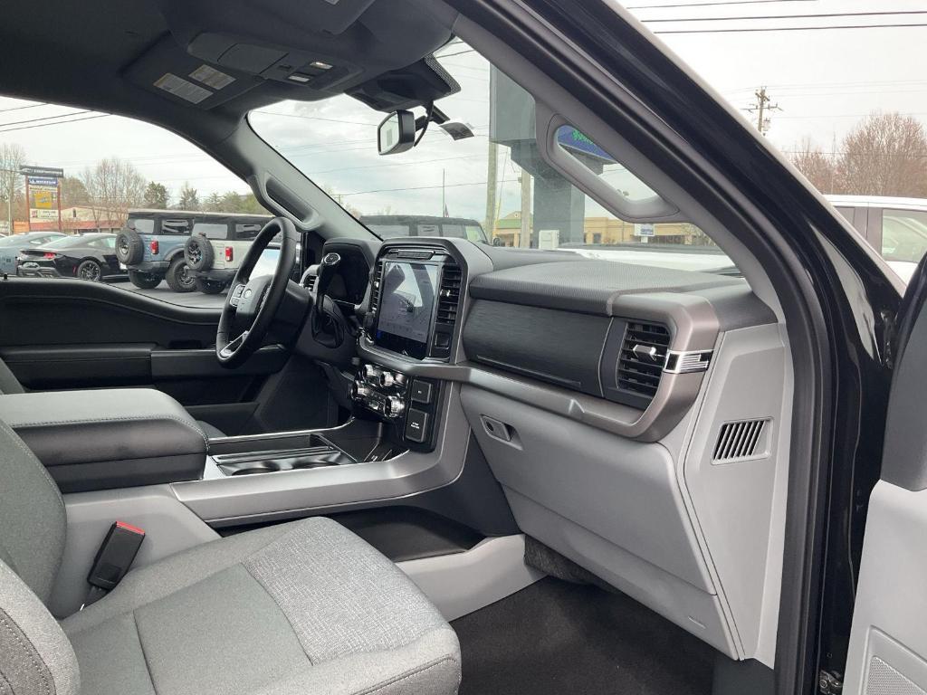 new 2024 Ford F-150 car, priced at $51,525