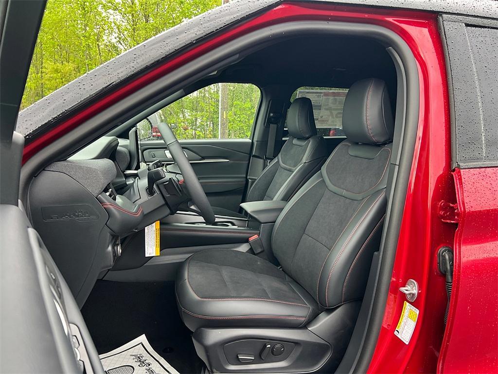new 2025 Ford Explorer car, priced at $57,553