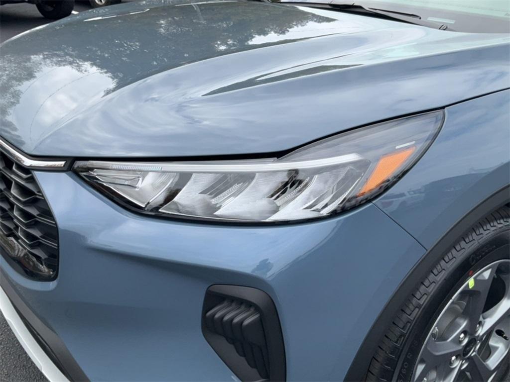 new 2025 Ford Escape car, priced at $31,214