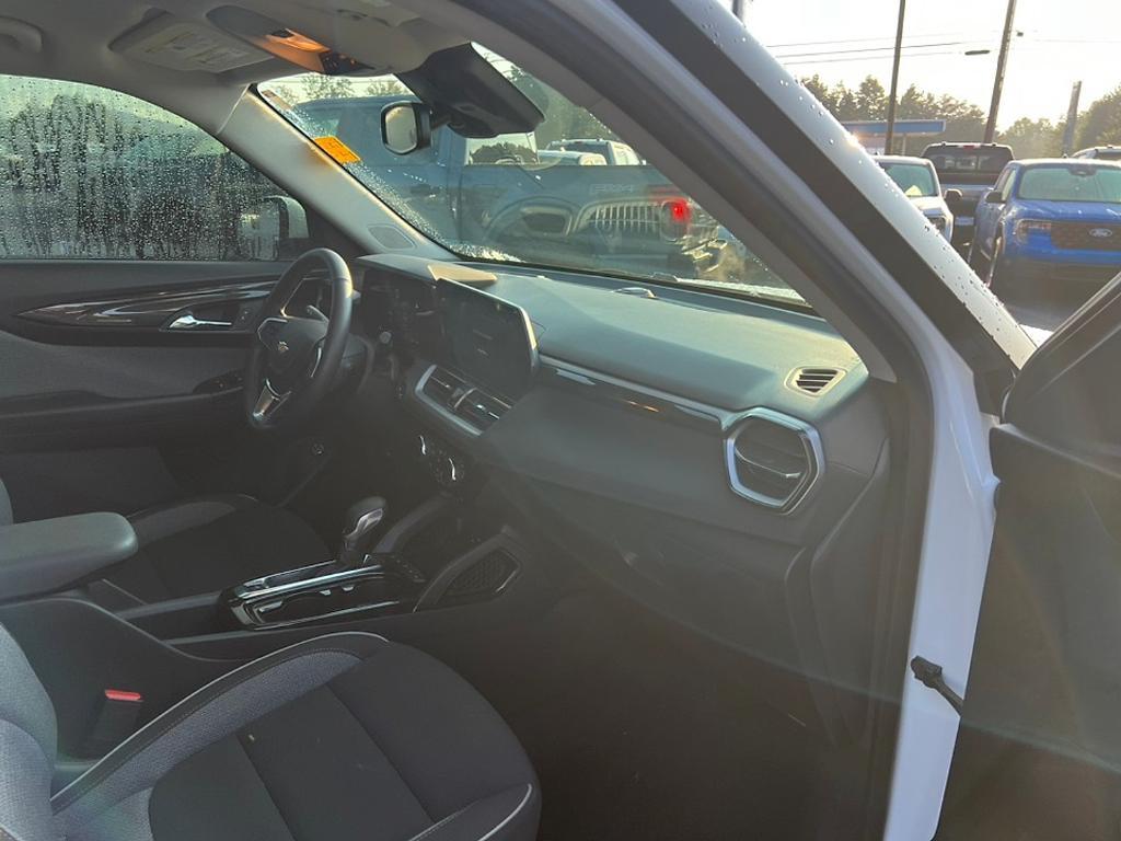 used 2025 Chevrolet TrailBlazer car, priced at $24,589